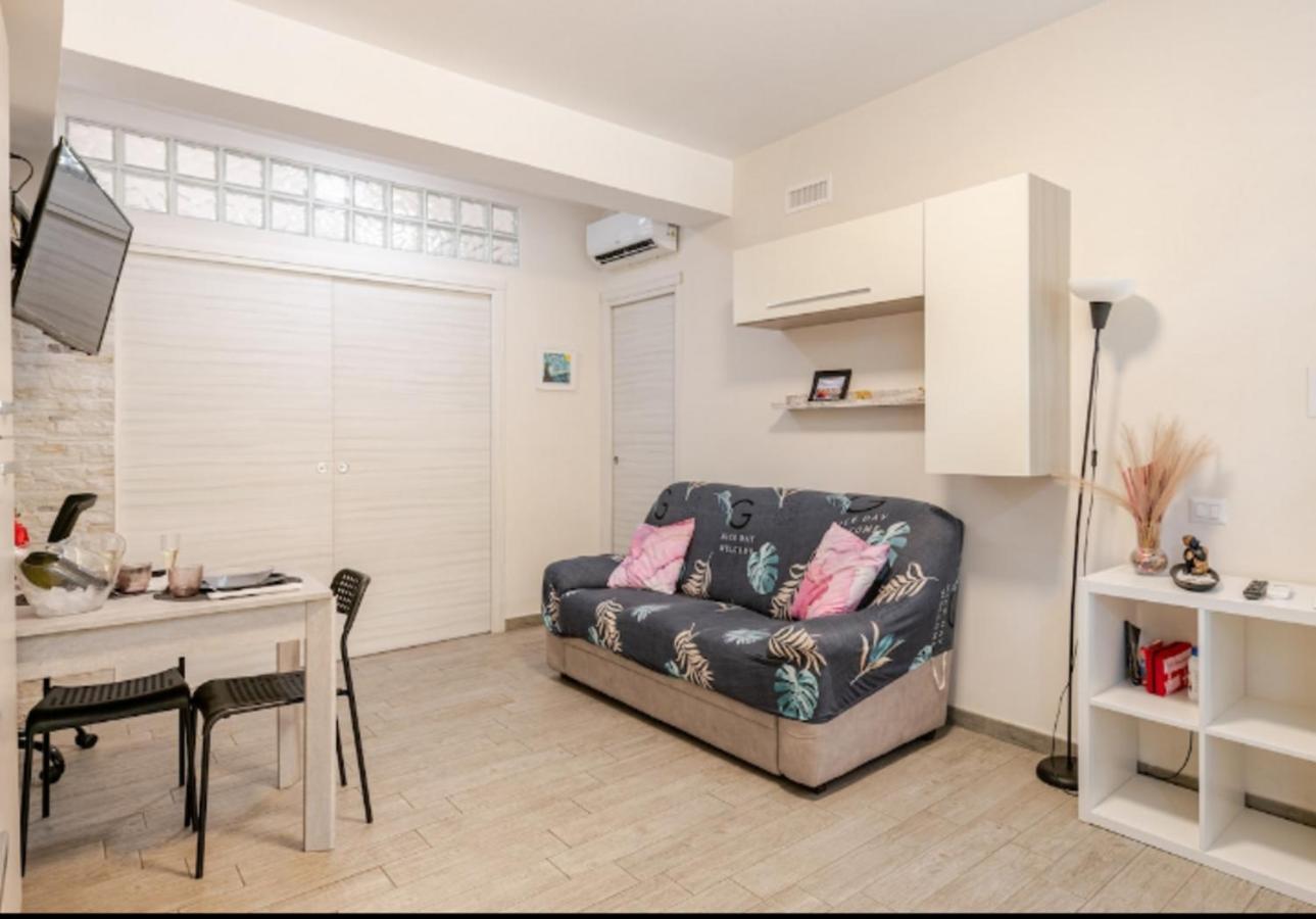 Secret Casa Bovari Metro B1 Conca D'Oro Róma Kültér fotó
